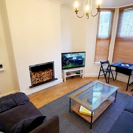 Lovely 2 Bedroom Period Garden Flat. Лондон Экстерьер фото